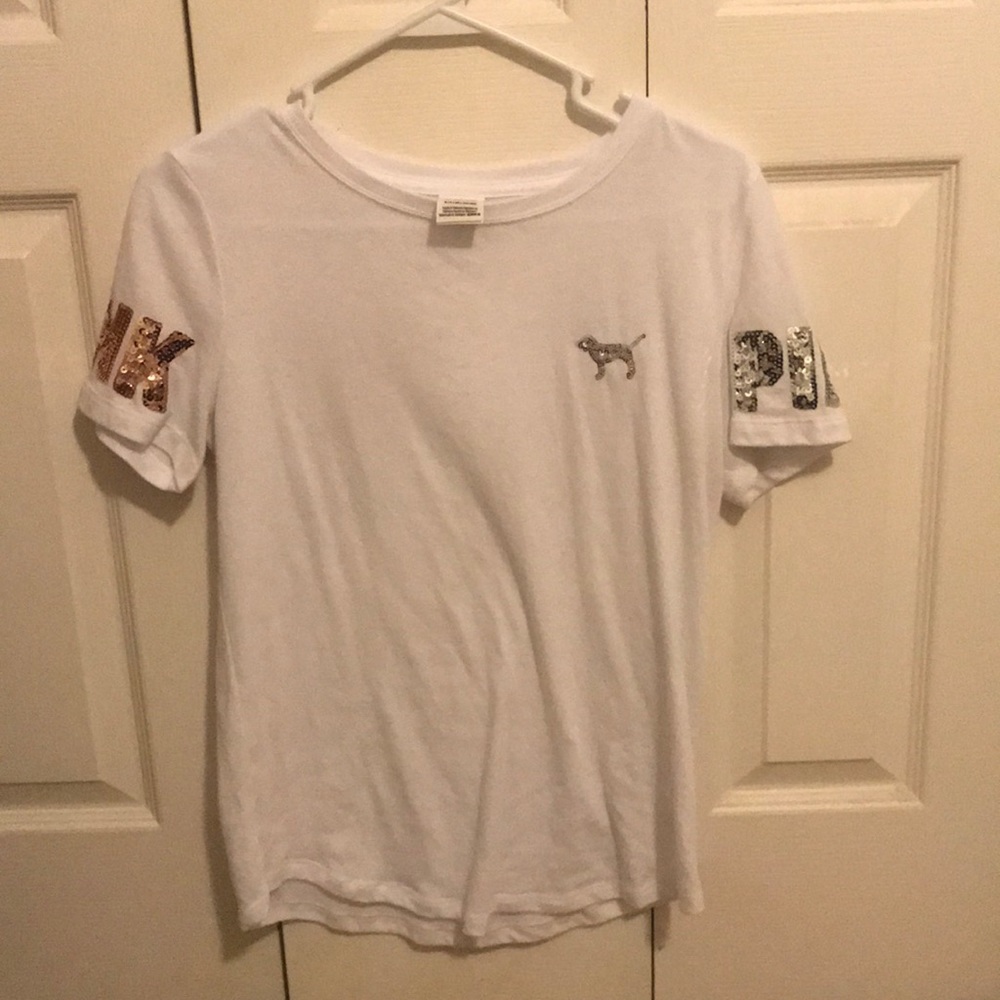PINK VICTORIAS SECRET T SHIRT